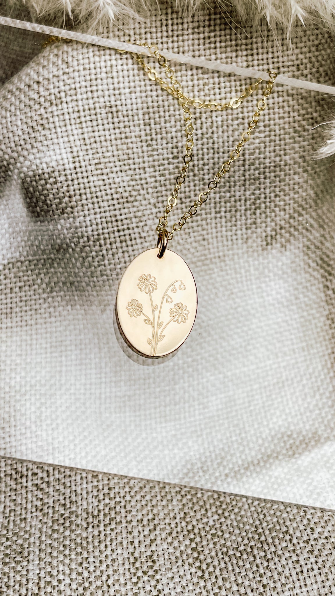 Oval Necklace (Free Engraving) | Cape Town